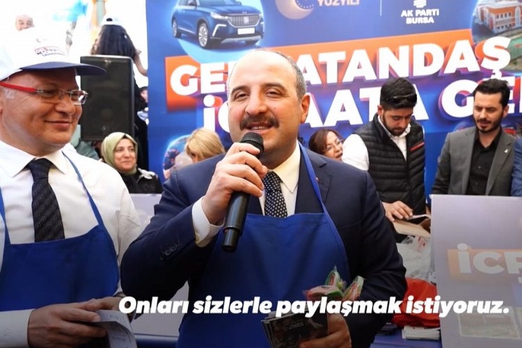 Bakan Varank, pazarcı önlüğü ile vatandaşa seslendi