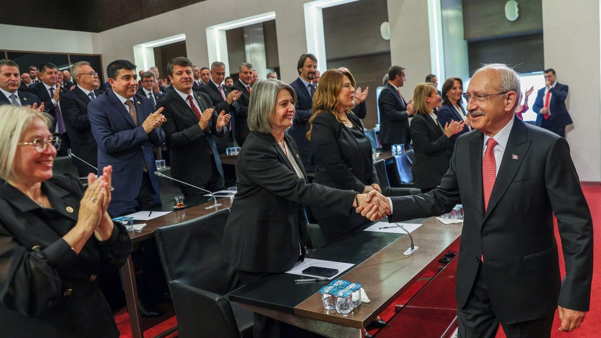 CHP Genel Başkanı Kılıçdaroğlu, yeni milletvekilleri ile buluştu